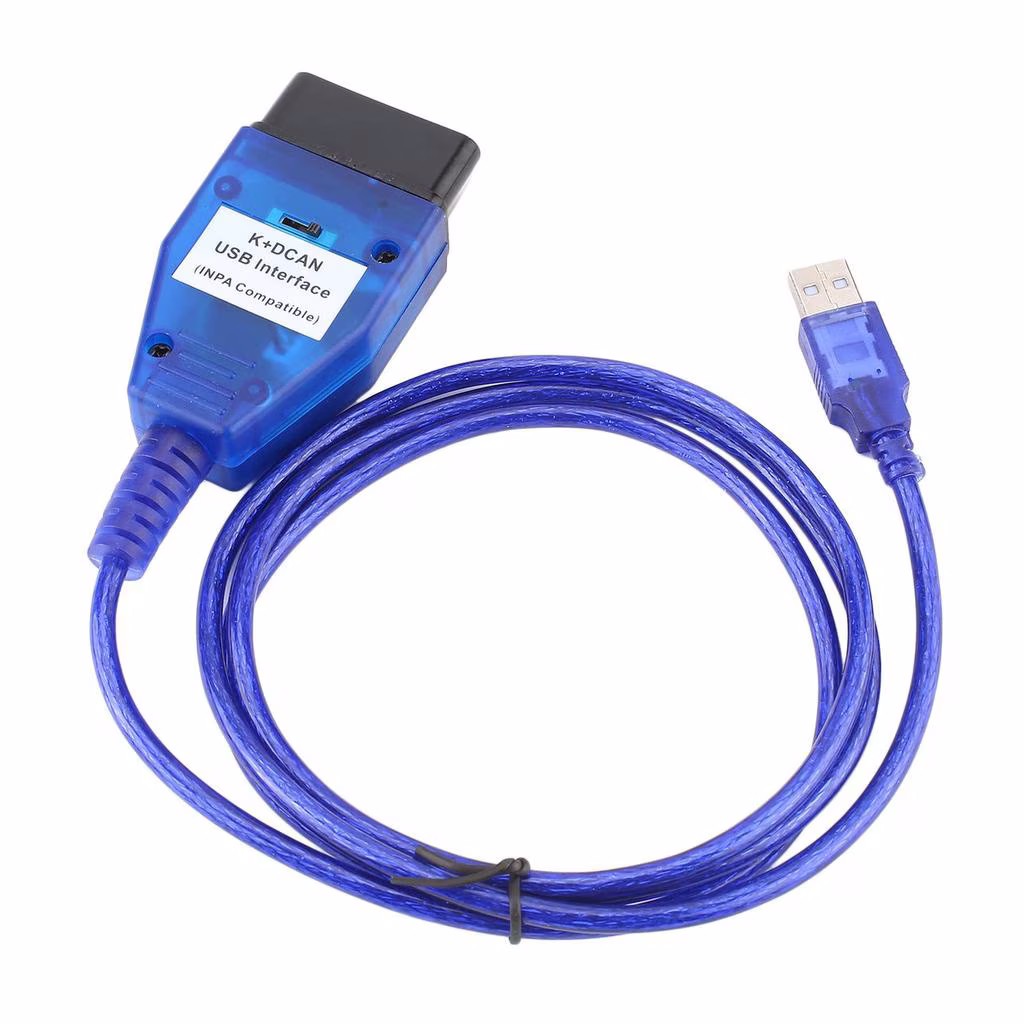 Varianta albastră a cablului K+DCAN, cu eticheta K+DCAN USB Interface și comutatorul deasupra ei