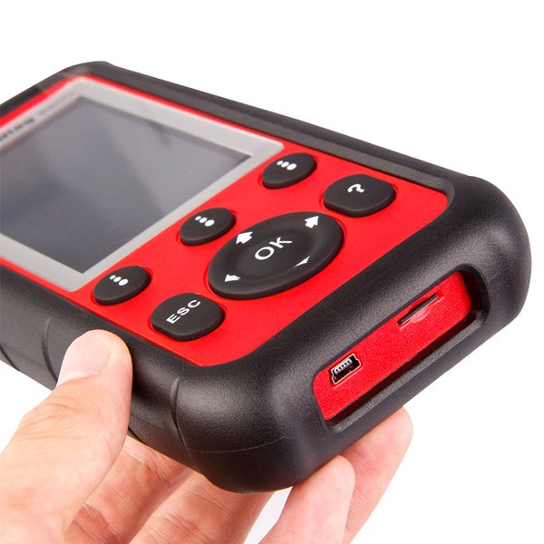 Tester Autel MaxiDiag MD808 Pro, acces la toate modulele 5 Testerul Autel MD808 Pro fotografiat din unghi lateral