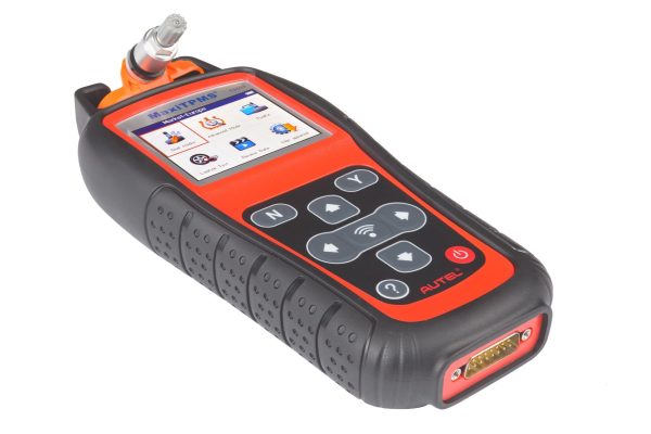 Programator senzori TPMS Autel MaxiTPMS TS508WF, cu actualizare Wi-Fi Programatorul Autel MaxiTPMS TS508WF vazut din lateral, cu antena pentru senzori in varf